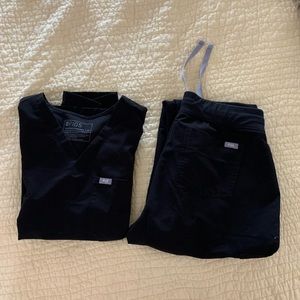 Figs Black Scrub Set Size Medium